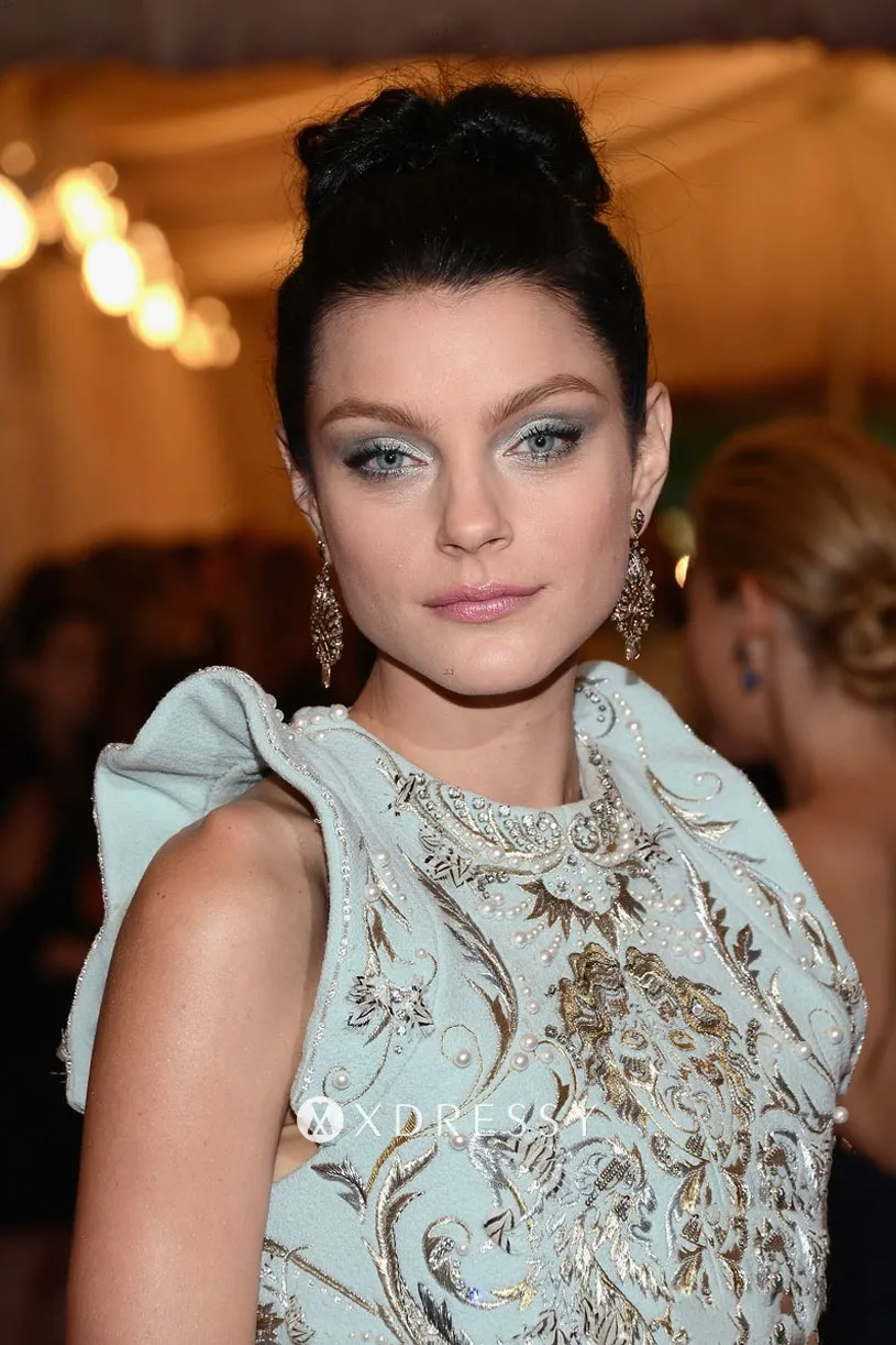 Jessica Stam embroidery dress at red carpet Jessica Stam embroidery dress at red carpet