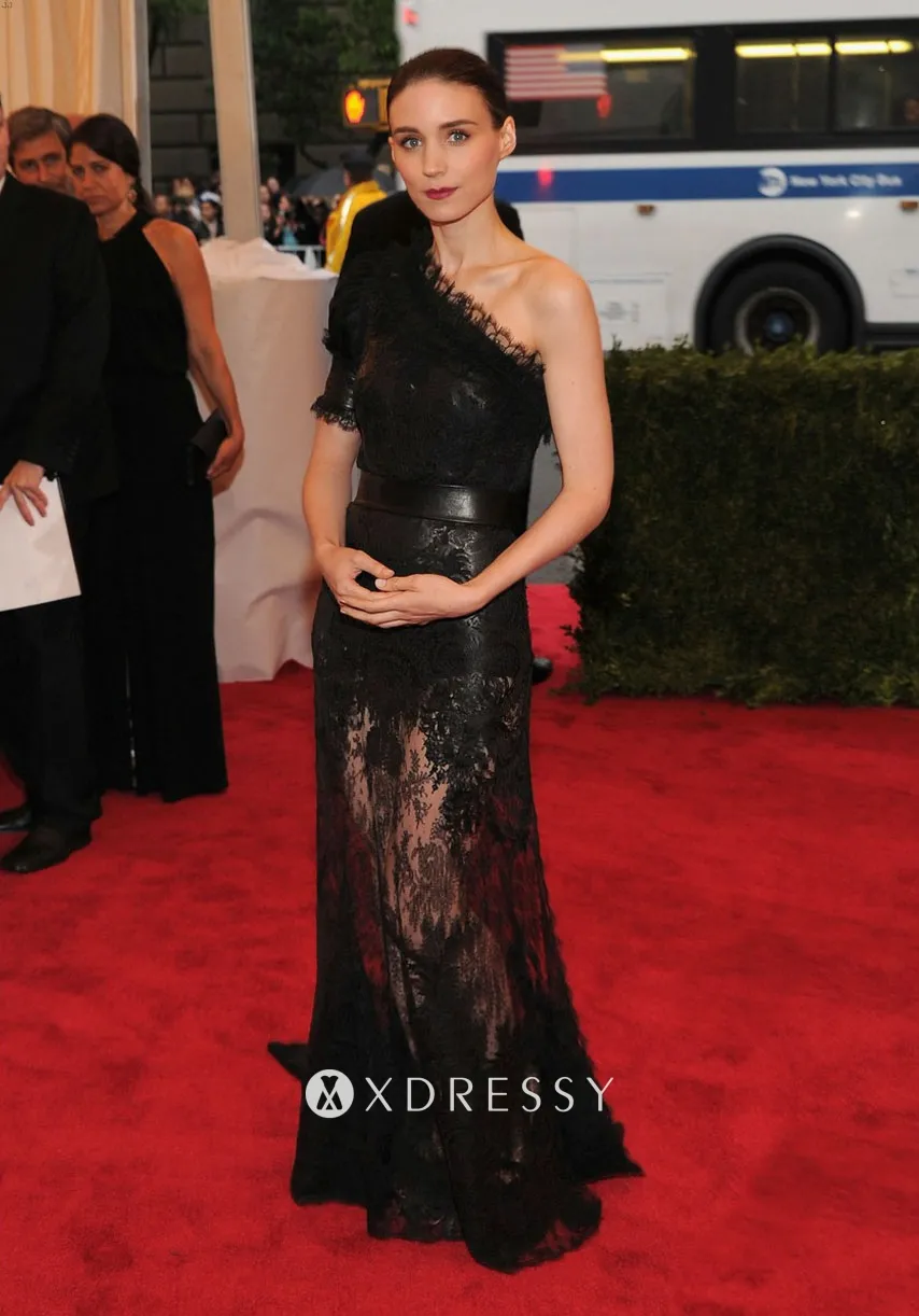 Rooney Mara black asymmetrical one-sleeve dress at 2012 Met Ball Rooney Mara black asymmetrical one sleeve dress at 2012 Met Ball