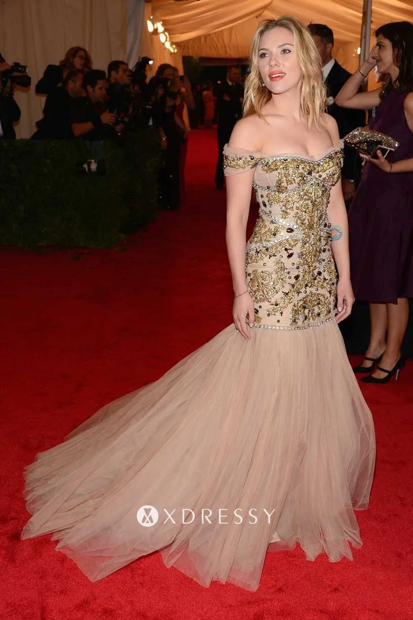 Scarlett Johansson beaded champagne dress at the 2012 Met Gala Scarlett Johansson beaded champagne dress at the 2012 Met Gala