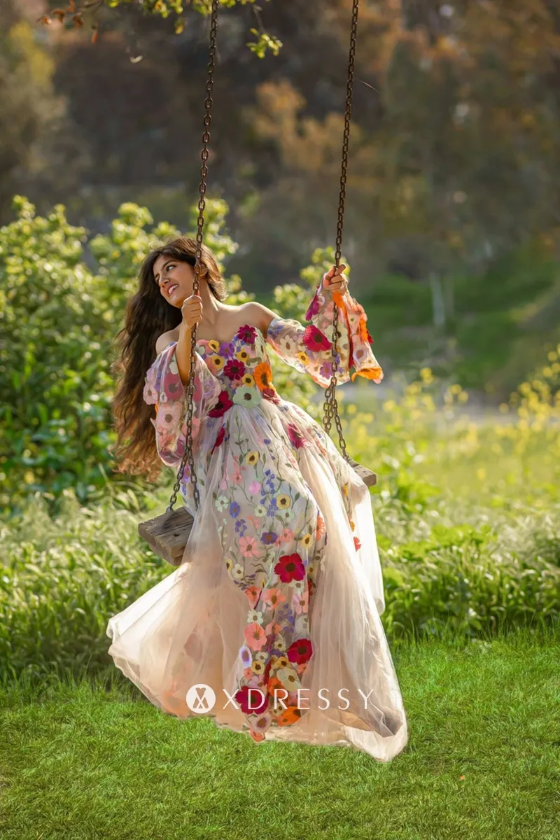 Romantic 3D Floral Lace Bell Sleeve Puffy Prom Dress - Xdressy