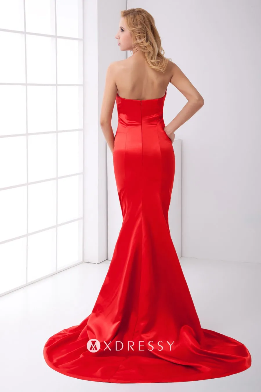 low back red shiny satin scalloped strapless slim prom gown low back red shiny satin scalloped strapless slim prom gown
