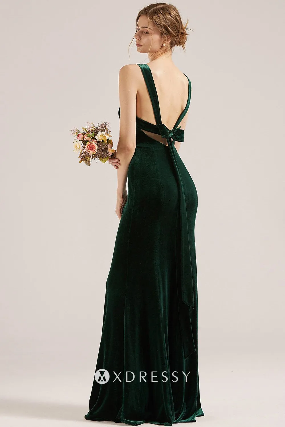 dark green velvet boat neck sleeveless bridesmaid dress