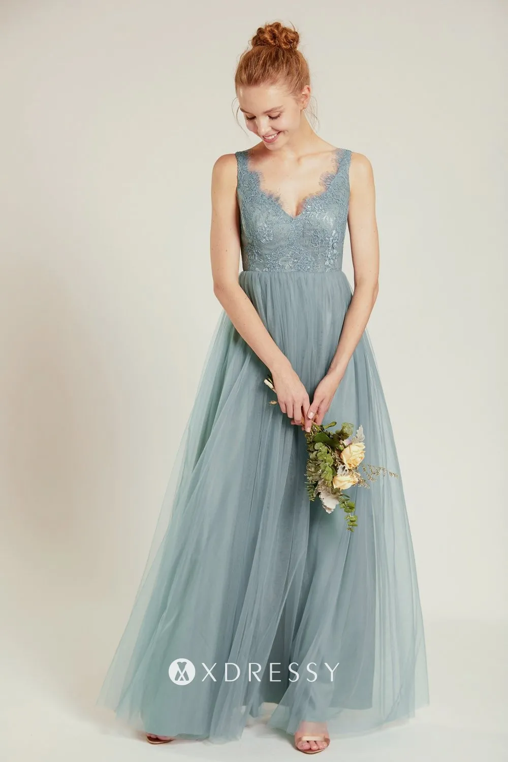 Scalloped lace V neckline dusty blue tulle maid dress Scalloped lace V neckline dusty blue tulle maid dress