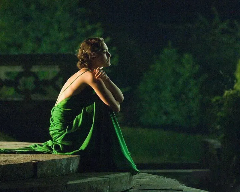Keira Knightley backless dress in Atonement
