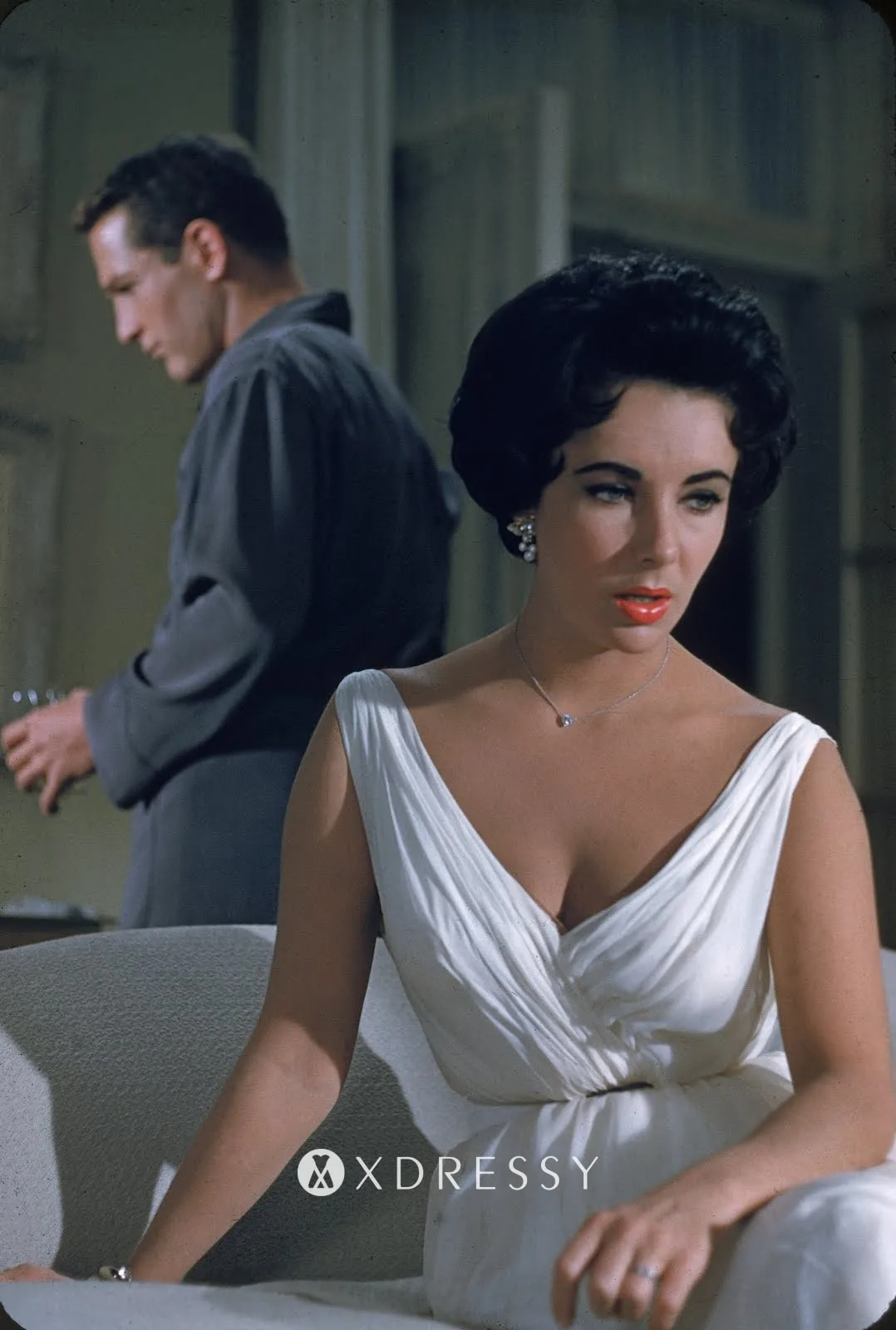 Elizabeth Taylor white short V neck dress Elizabeth Taylor white short V neck dress