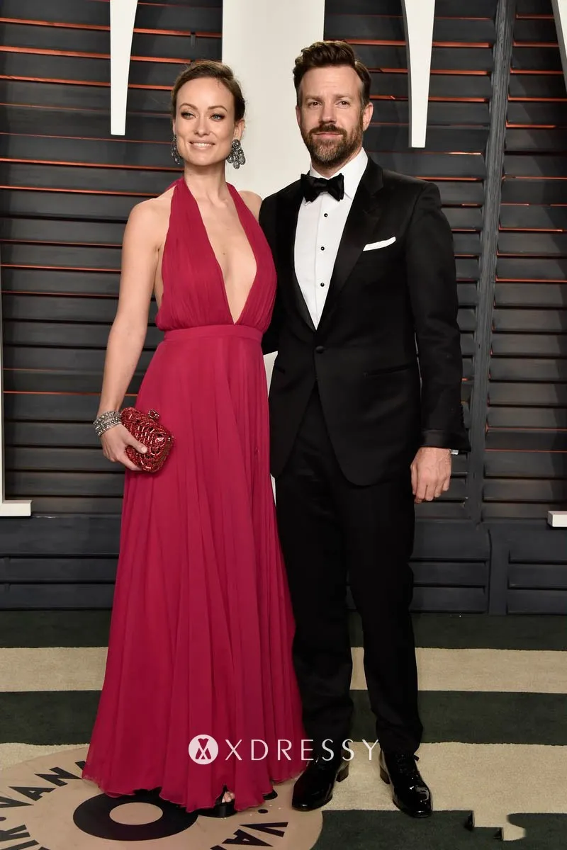 Olivia Wilde red carpet dress at Vanity Fair Oscar 2016
