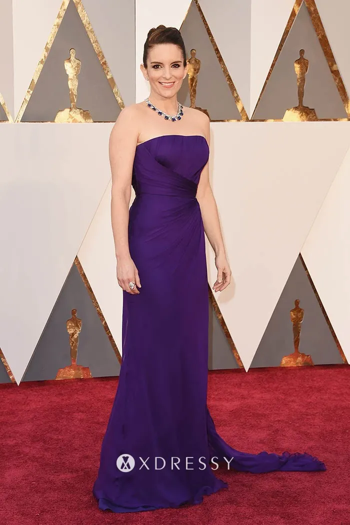 Tina Fey purple chiffon strapless straight neckline red carpet dress