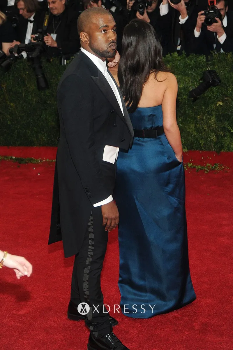 Kim Kardashian navy dress at Met Gala 2014 Kim Kardashian navy dress at Met Gala 2014