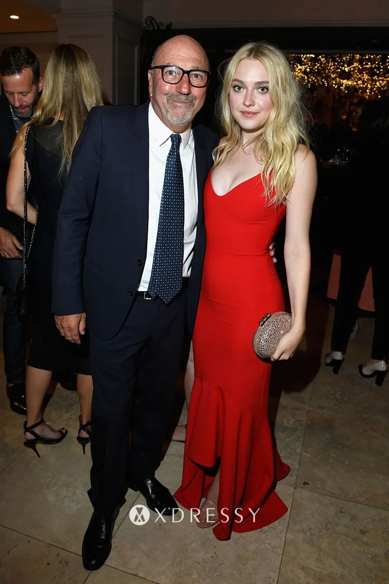 Dakota Fanning red prom party dress