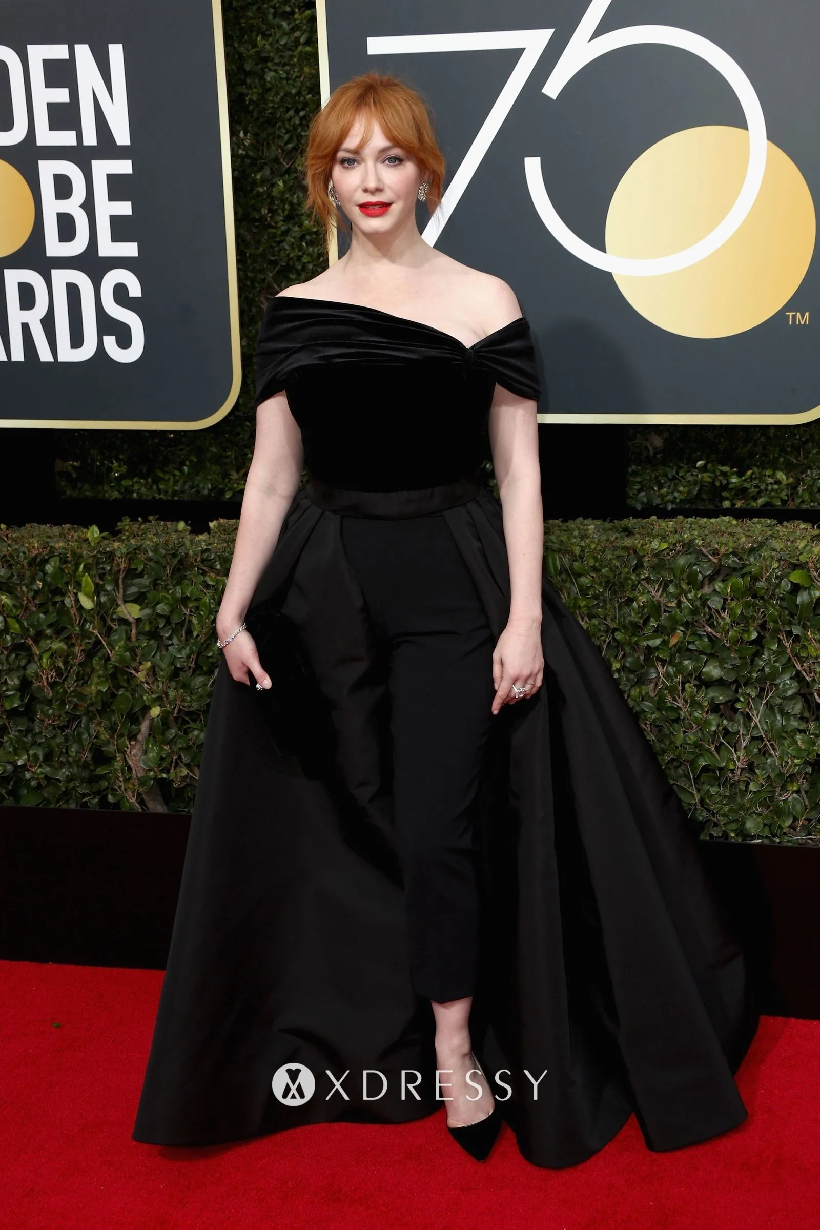 Christina Hendricks black asymmetrical red carpet prom gown Christina Hendricks black asymmetrical red carpet prom gown