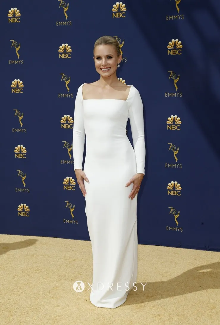 Kristen Bell white long sleeve red carpet dress