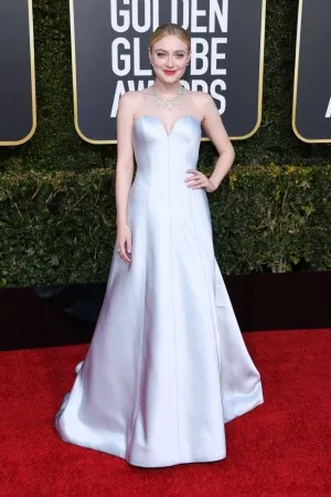 Dakota Fanning at the 2019 Golden Globe Awards looked stunning when wearing a silver bustier dress