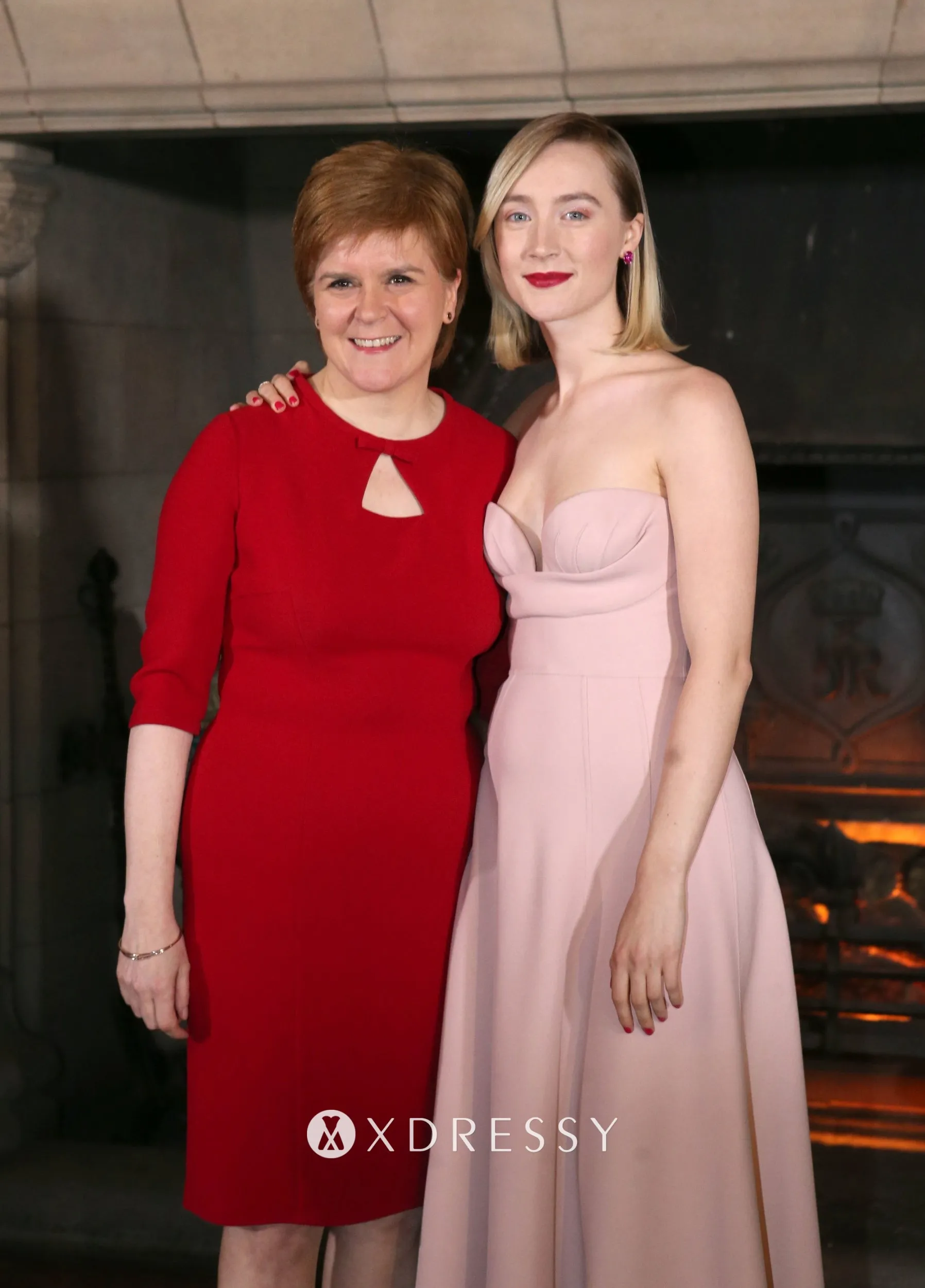 Saoirse Ronan sweetheart soft pink satin simle dress Saoirse Ronan sweetheart soft pink satin simle dress