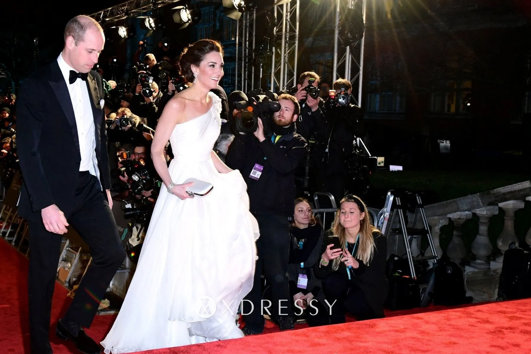 Kate Middleton white chiffon one shoulder long red carpet dress