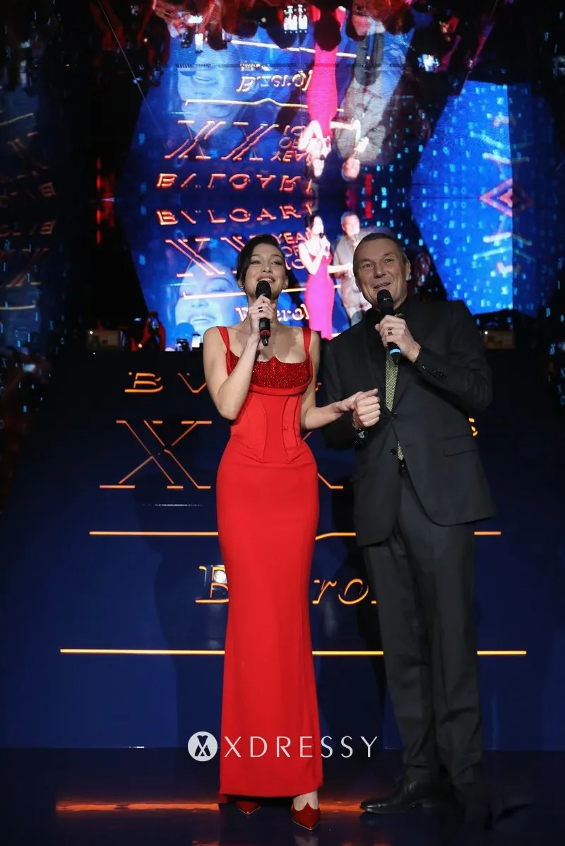 Bella Hadid red sequinned slim fit mermaid formal dress Bella Hadid red sequinned slim fit mermaid formal dress