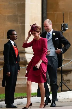 Kate Middleton fuchsia short cocktail dress with crew neckline and 3 4 sleeves