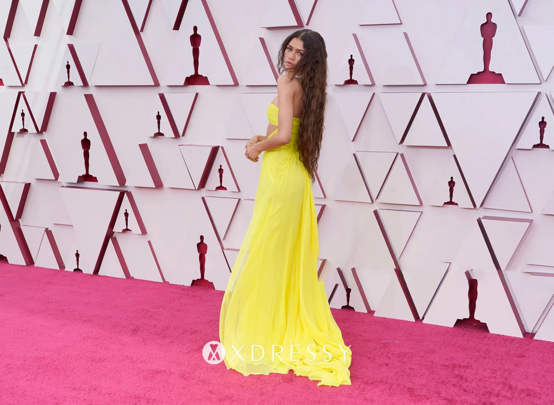 zendaya yellow chiffon dress oscars 2021 zendaya yellow chiffon dress oscars 2021