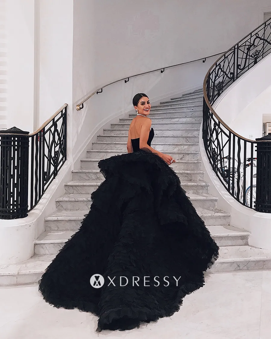 Camila Coehlo black formal dress with a medium train at the 2018 Cannes Camila Coehlo black formal dress with a medium train at the 2018 Cannes