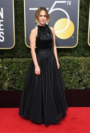 Sarah Paulson black long dress at the 2018 Golden Globes