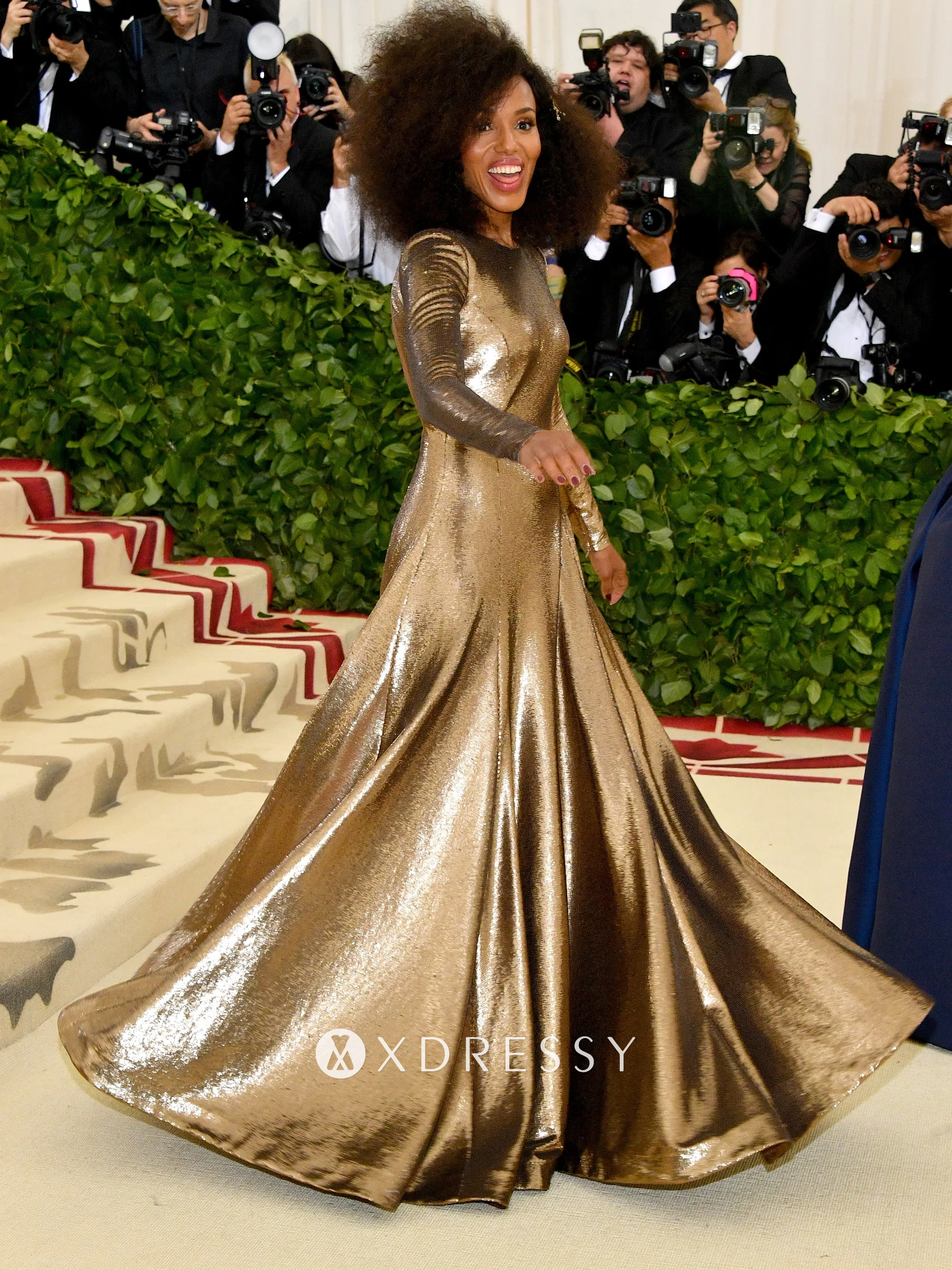 Kerry Washington shiny gold long seeve dress on the red carpet Kerry Washington shiny gold long seeve dress on the red carpet