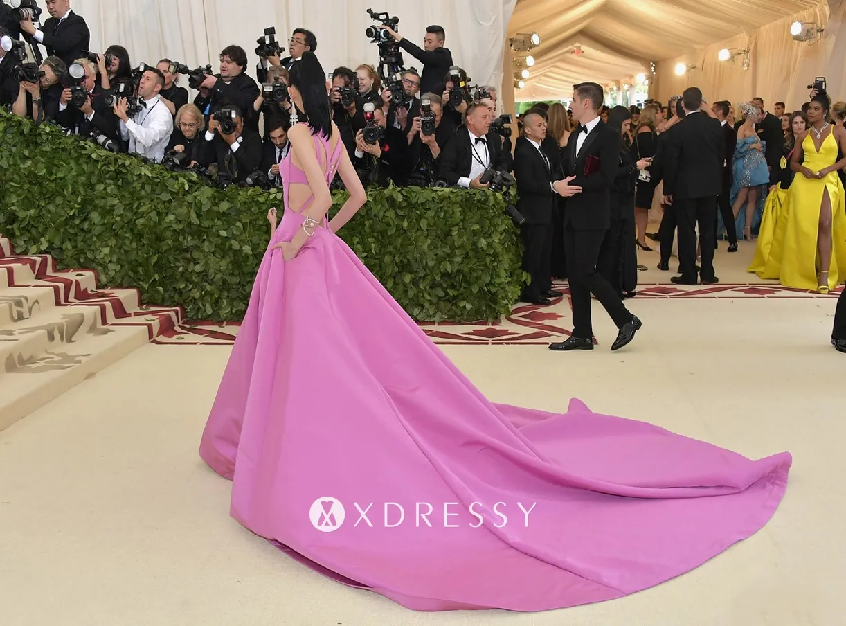 Ming Xi fuchsia long train prom ball gown on the red carpet Ming Xi fuchsia long train prom ball gown on the red carpet