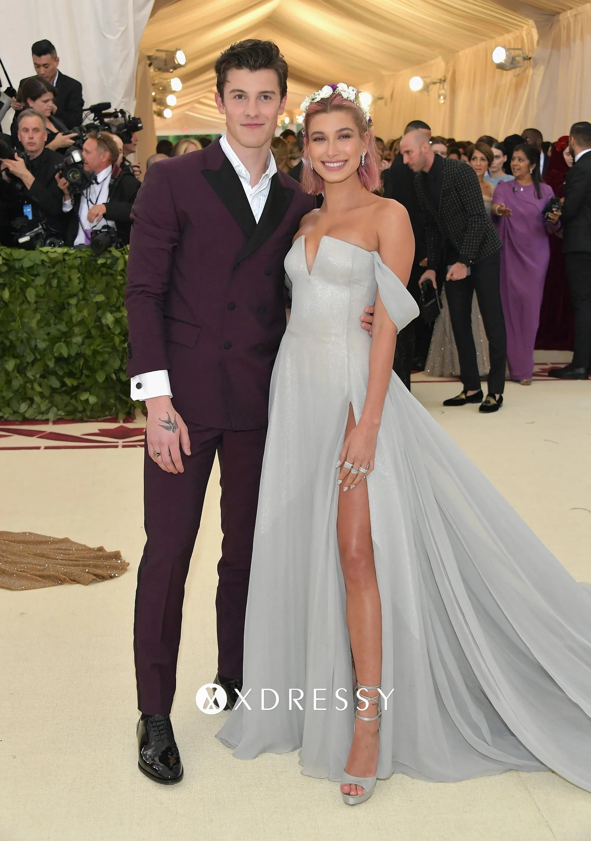 Hailey Baldwin off shoulder gray gown at 2018 met gala Hailey Baldwin off shoulder gray gown at 2018 met gala