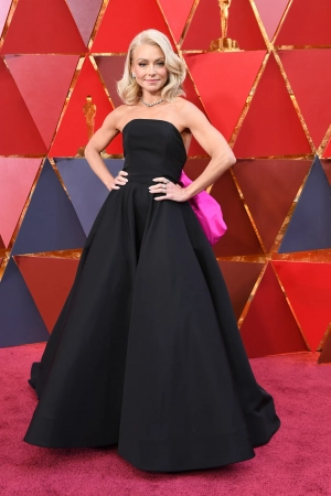Kelly Ripa 2018 Oscars colorful bow black ball gown