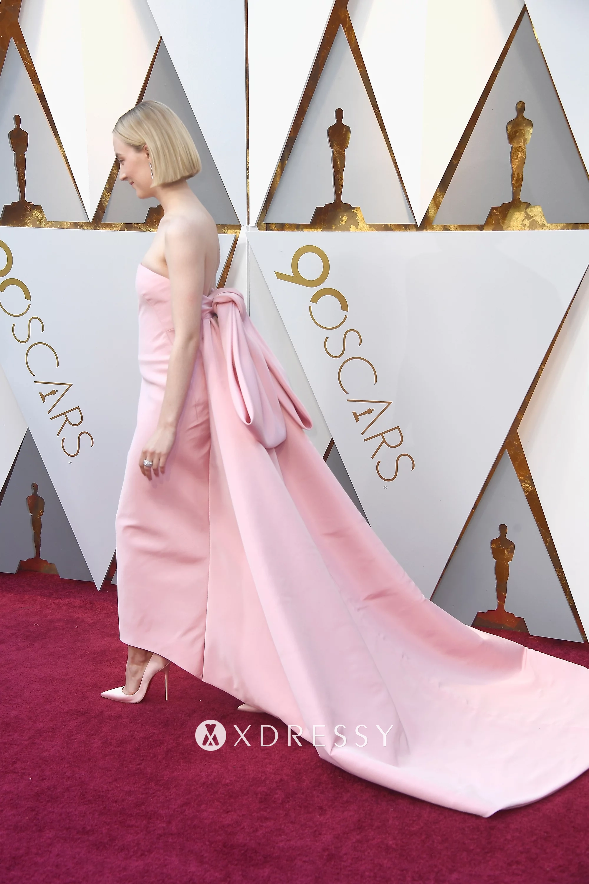 Saoirse Ronan 2018 Oscars pink long train formal gown Saoirse Ronan 2018 Oscars pink long train formal gown