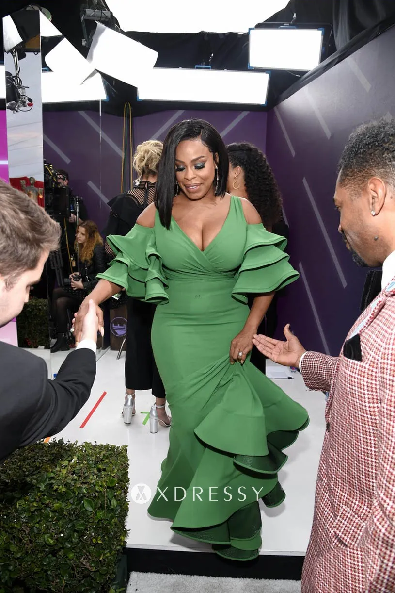 Niecy Nash green ruffled celebrity dress Niecy Nash green ruffled celebrity dress