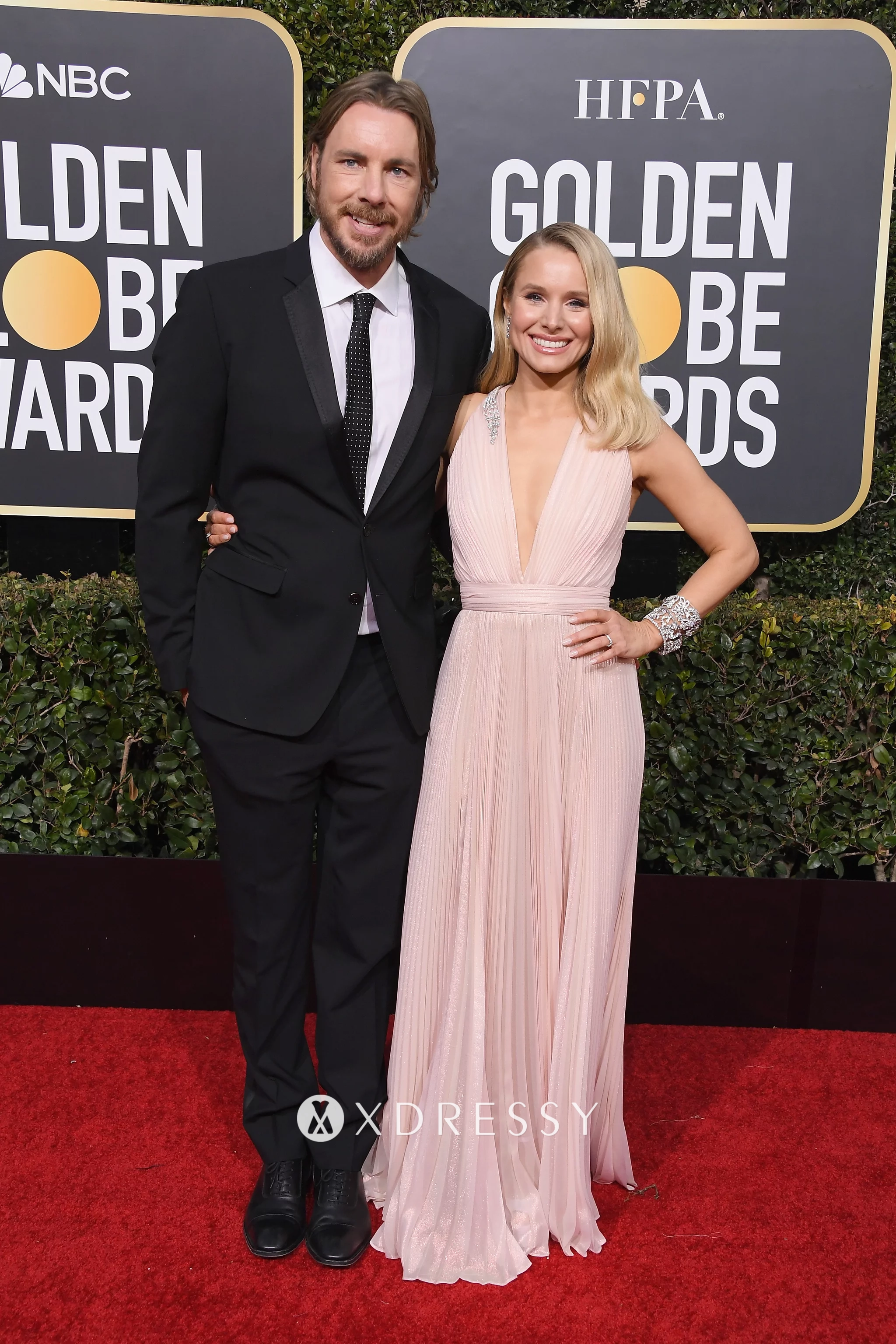 Kristen Bell blush chiffon pleated evening gown Kristen Bell blush chiffon pleated evening gown