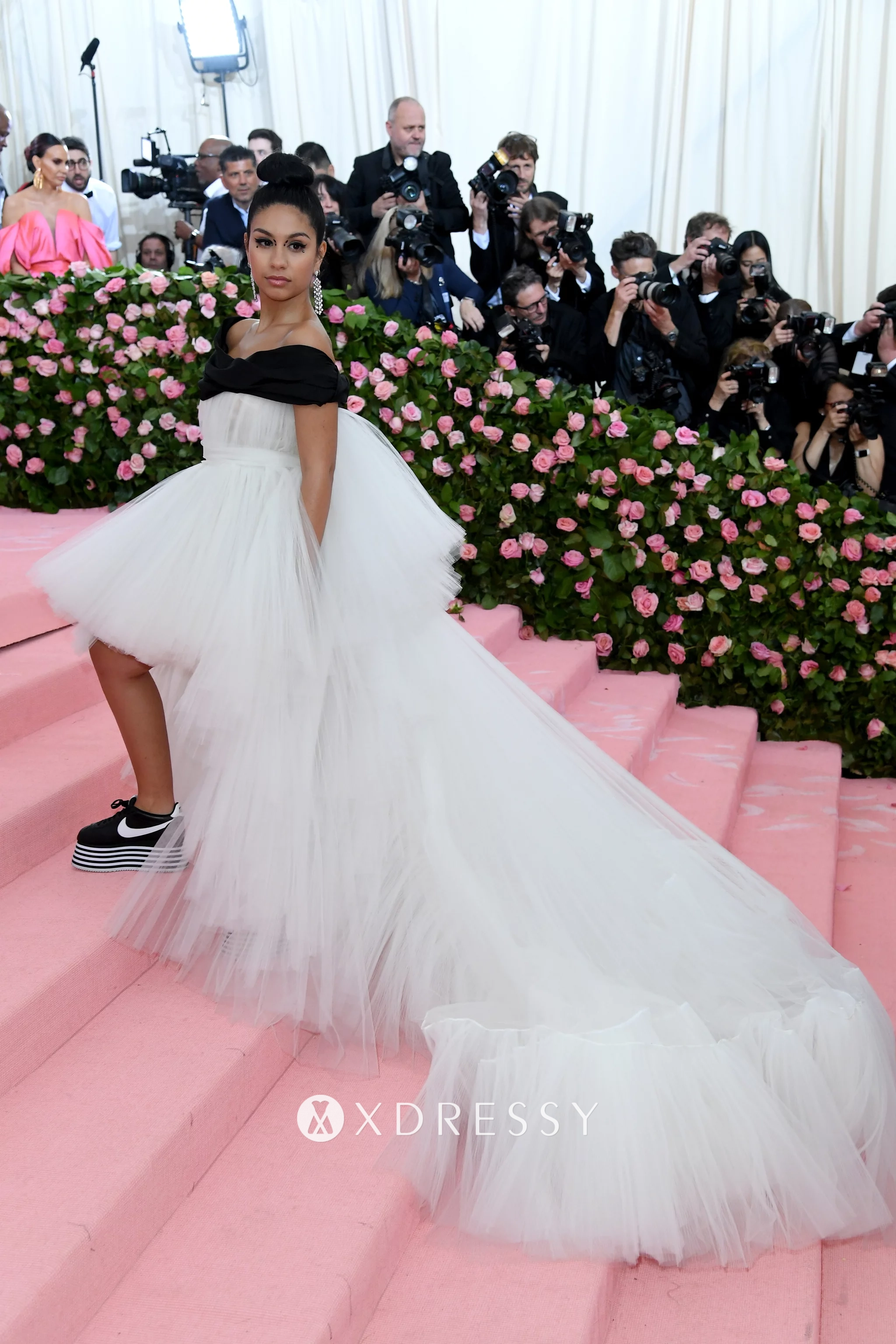 Alessia Cara black and white long train prom dress Alessia Cara black and white long train prom dress