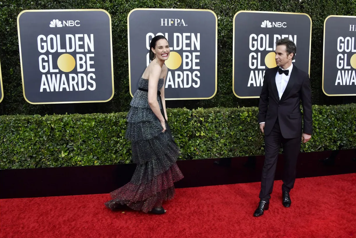 Sam Rockwell and Leslie Bibb on the 2020 Golden Globes red carpet Sam Rockwell and Leslie Bibb on the 2020 Golden Globes red carpet