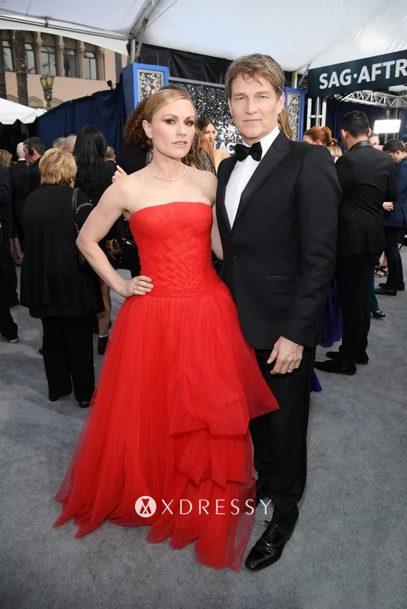 Anna Paquin red tulle strapless dress on 2020 SAG red carpet Anna Paquin red tulle strapless dress on 2020 SAG red carpet
