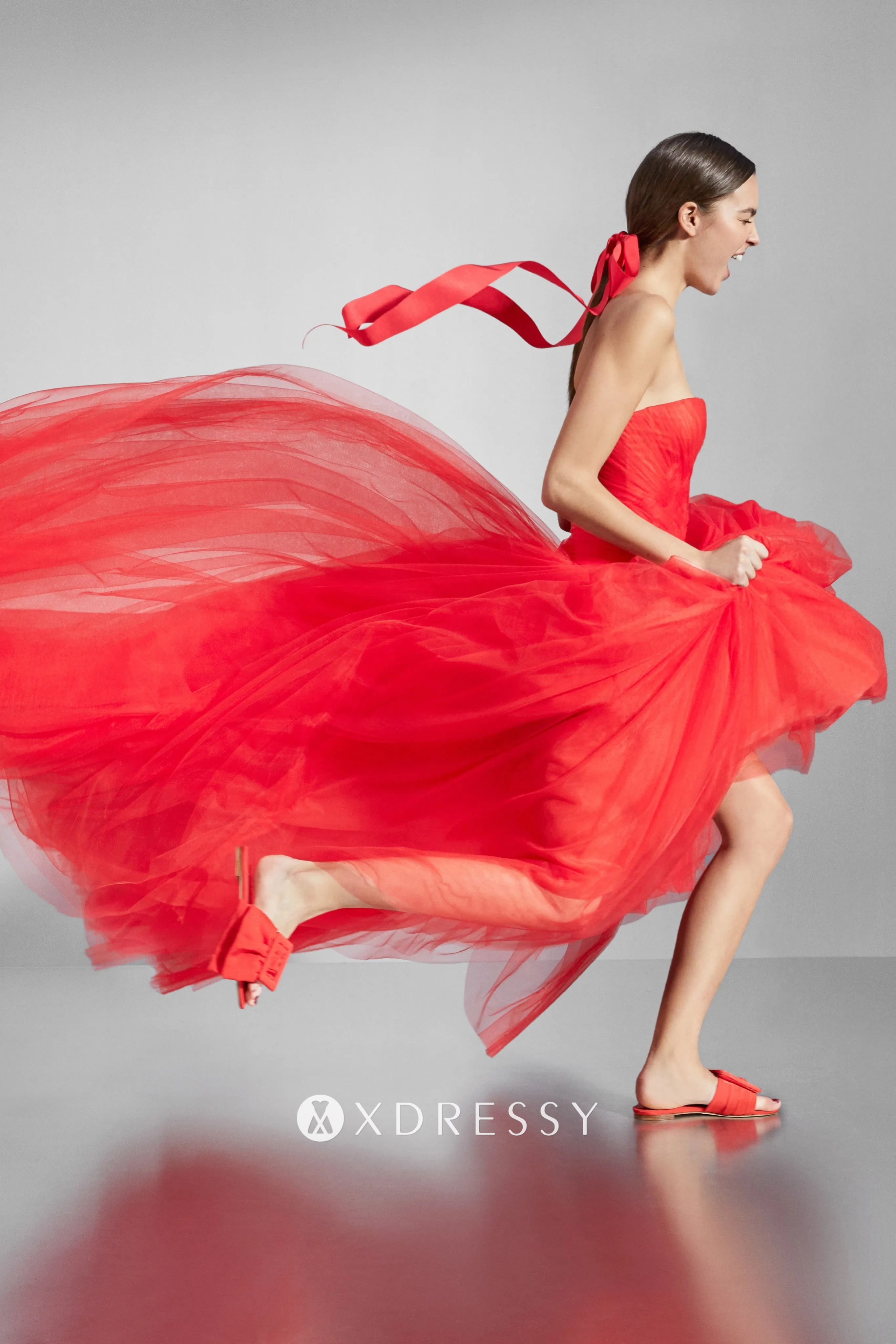 Anna Paquin strapless red tulle puffy dress Anna Paquin strapless red tulle puffy dress