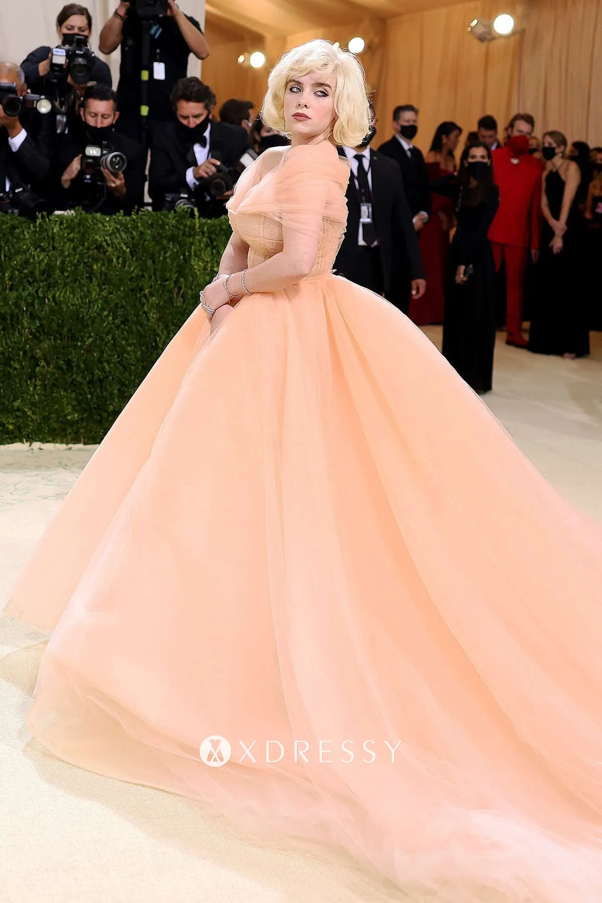 Billie Eilish off shoulder peach prom ball gown Billie Eilish off shoulder peach prom ball gown
