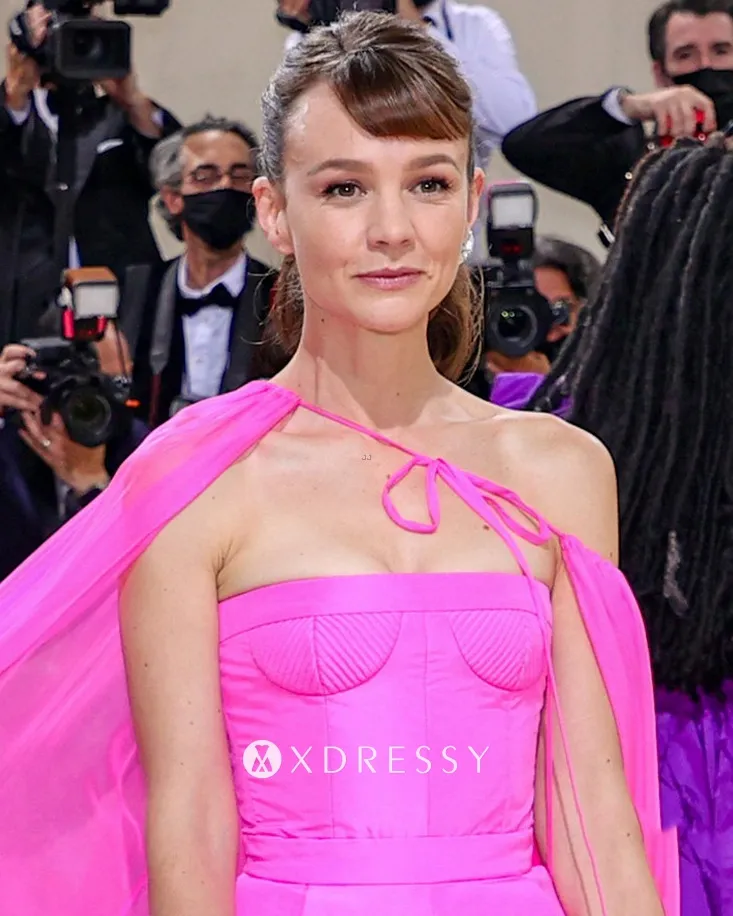 Carey Mulligan fuchsia bustier prom dress with matching cape