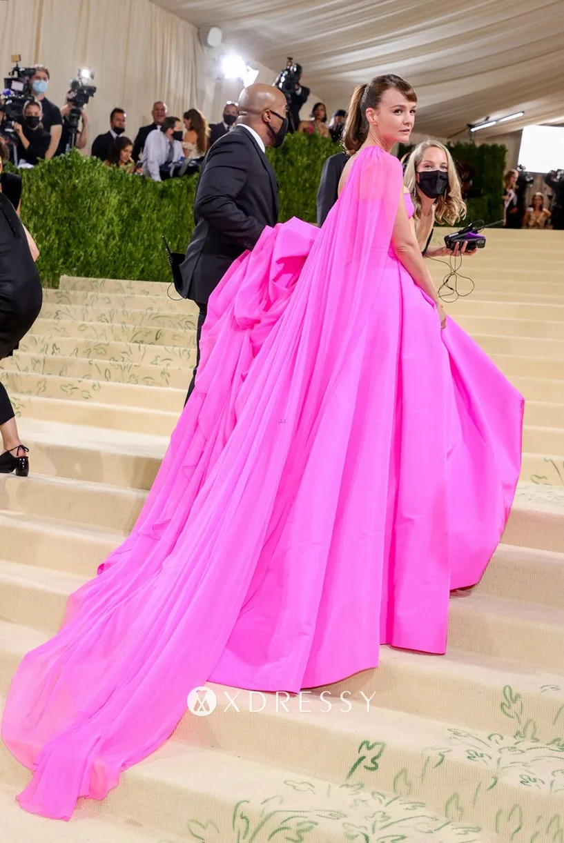 Carey Mulligan fuchsia celebrity dress with matching cape