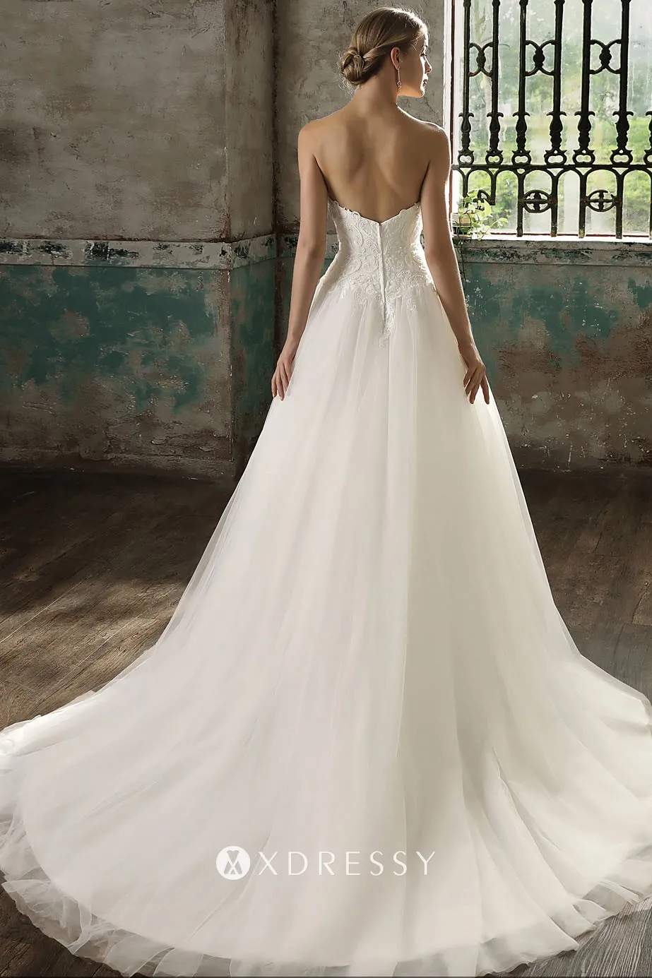 chapel train strapless lace tulle wedding dress
