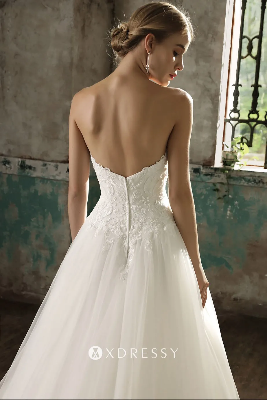 low back strapless sweetheart lace tulle wedding dress
