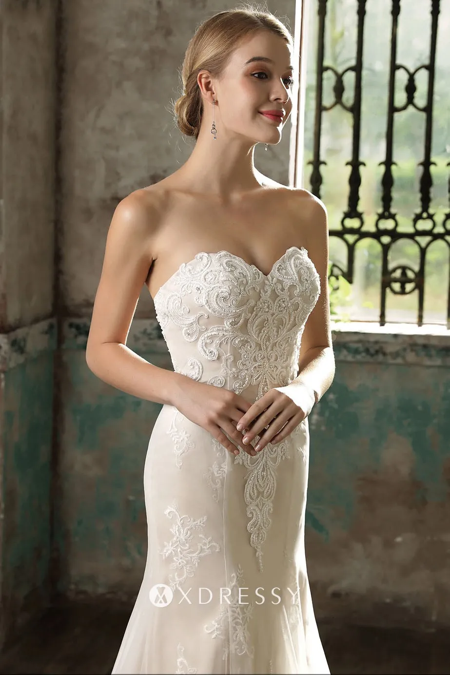 light champagne strapless sweetheart wedding dress light champagne strapless sweetheart wedding dress
