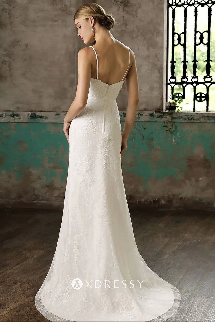 low back unique mermaid lace wedding dress tulle overskirt