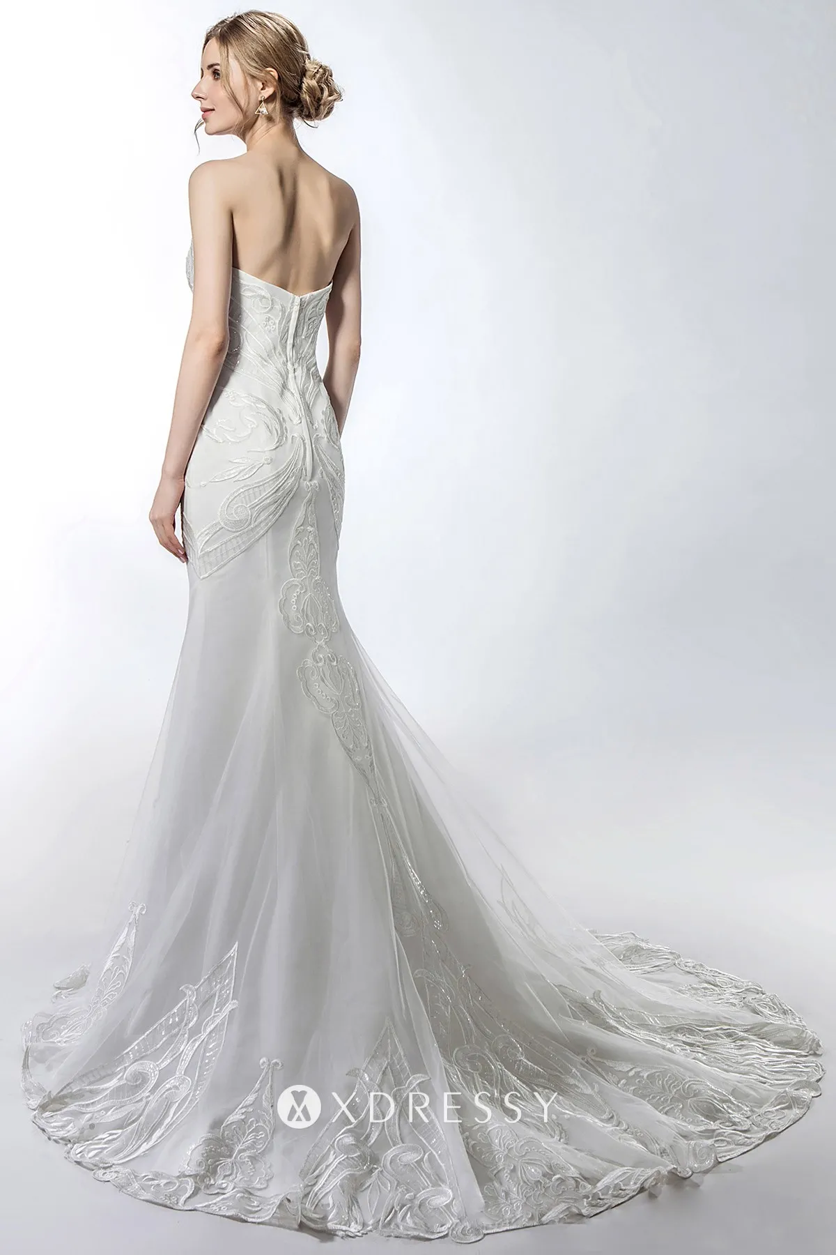 ivory lace tulle sweetheart mermaid wedding gown with chapel train