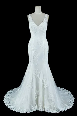 sleeveless ivory lace satin mermaid wedding dress