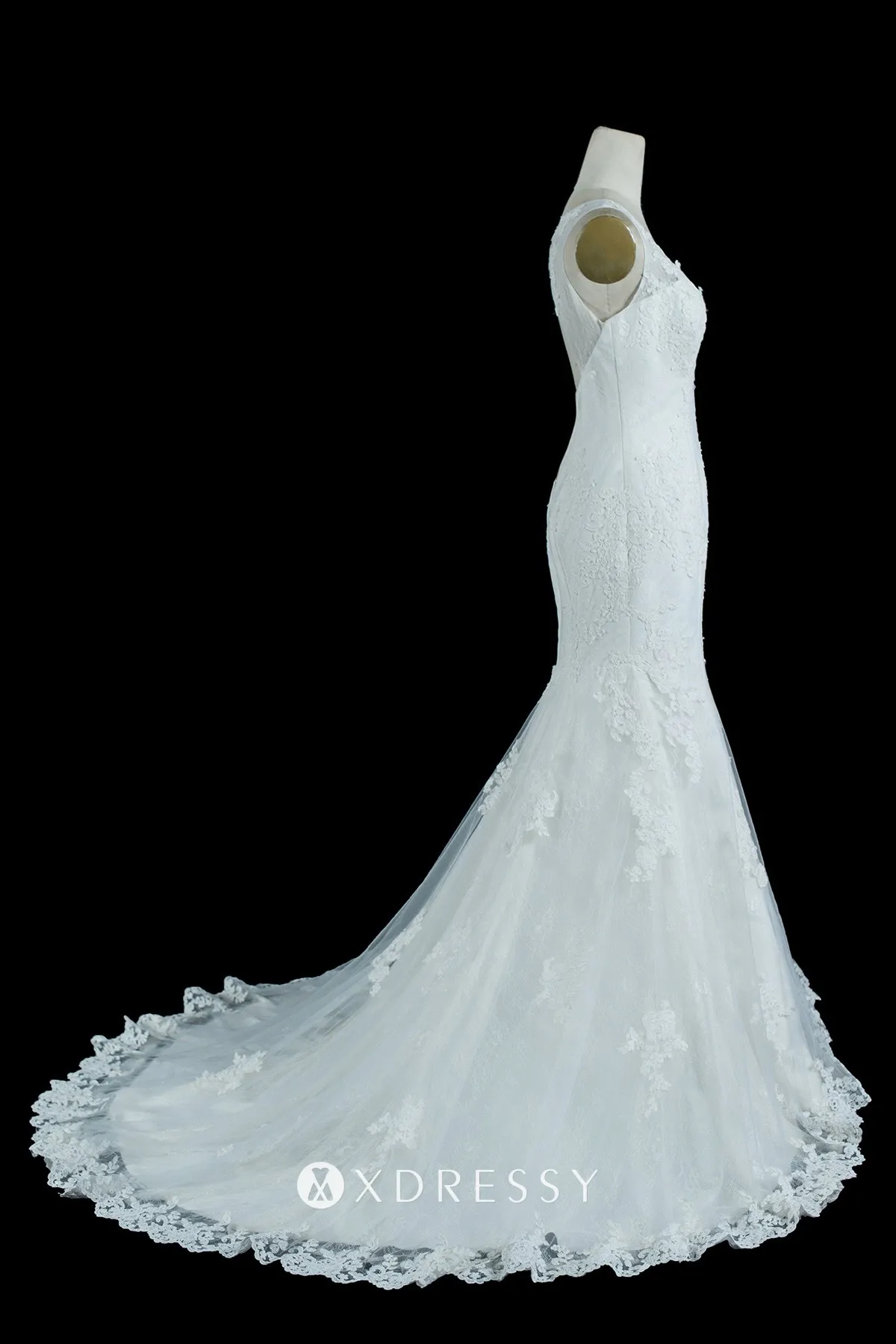 sleeveless ivory lace satin mermaid wedding dress with court train